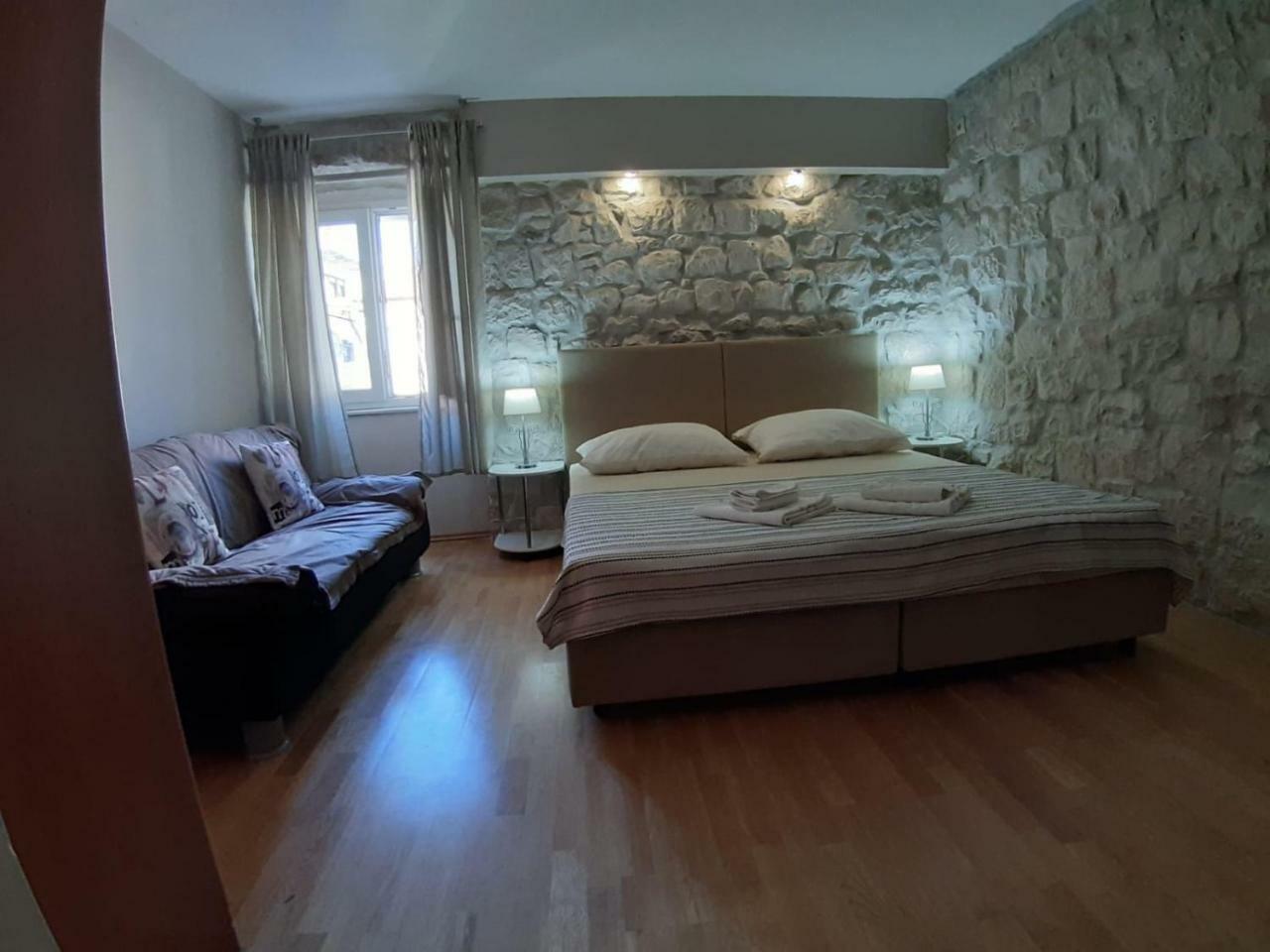 Carol Gasthof Trogir