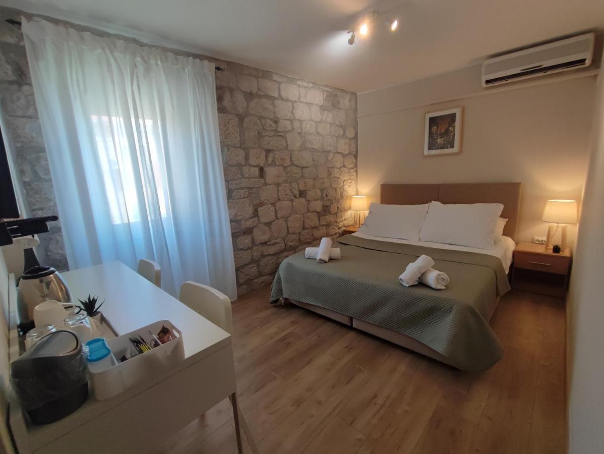 Carol Guest house